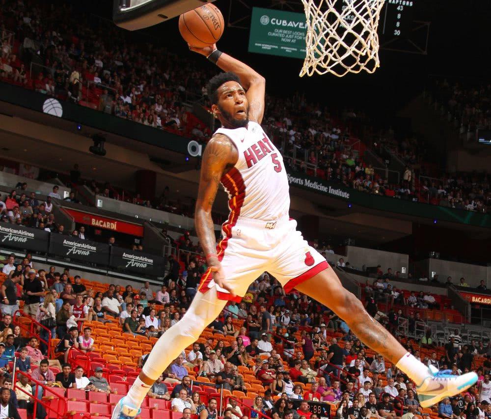 Karsa连续十二场比赛得分超过夺冠，热火不断突破！引发球迷热议