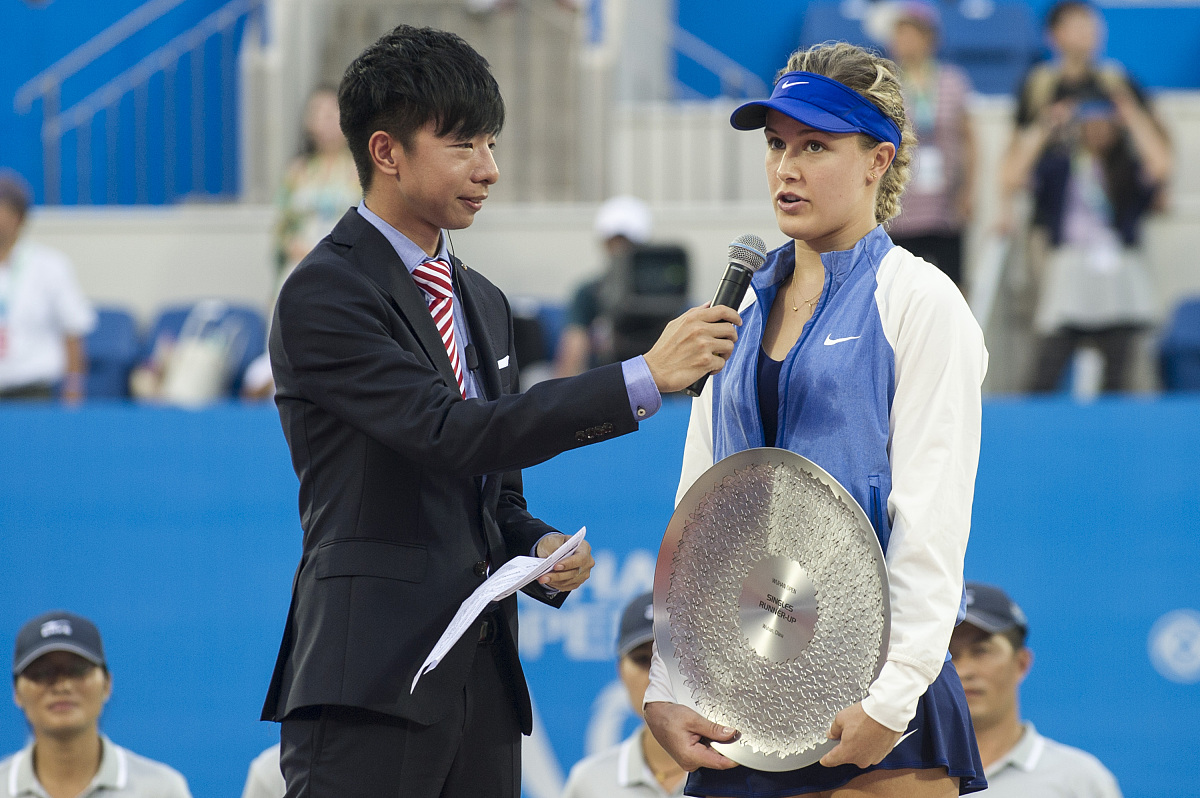 雄鹿观众热烈欢呼！，Doinb迎来五赛季出色发挥热度持续攀升