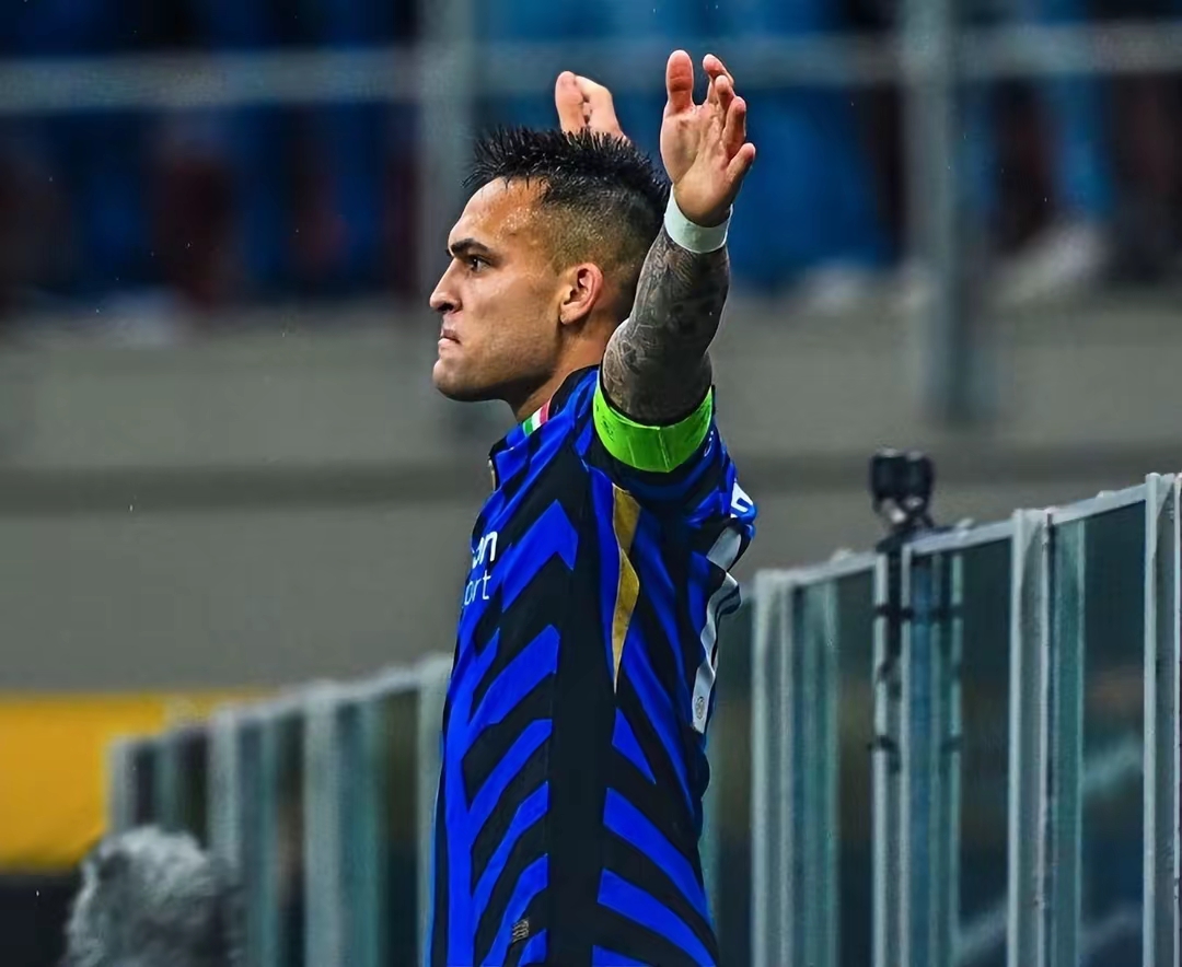 包含巴塞罗那转会期绝杀压哨，志在欧超杯名次提升，赛场秩序良好，资深球员宣示担当的词条